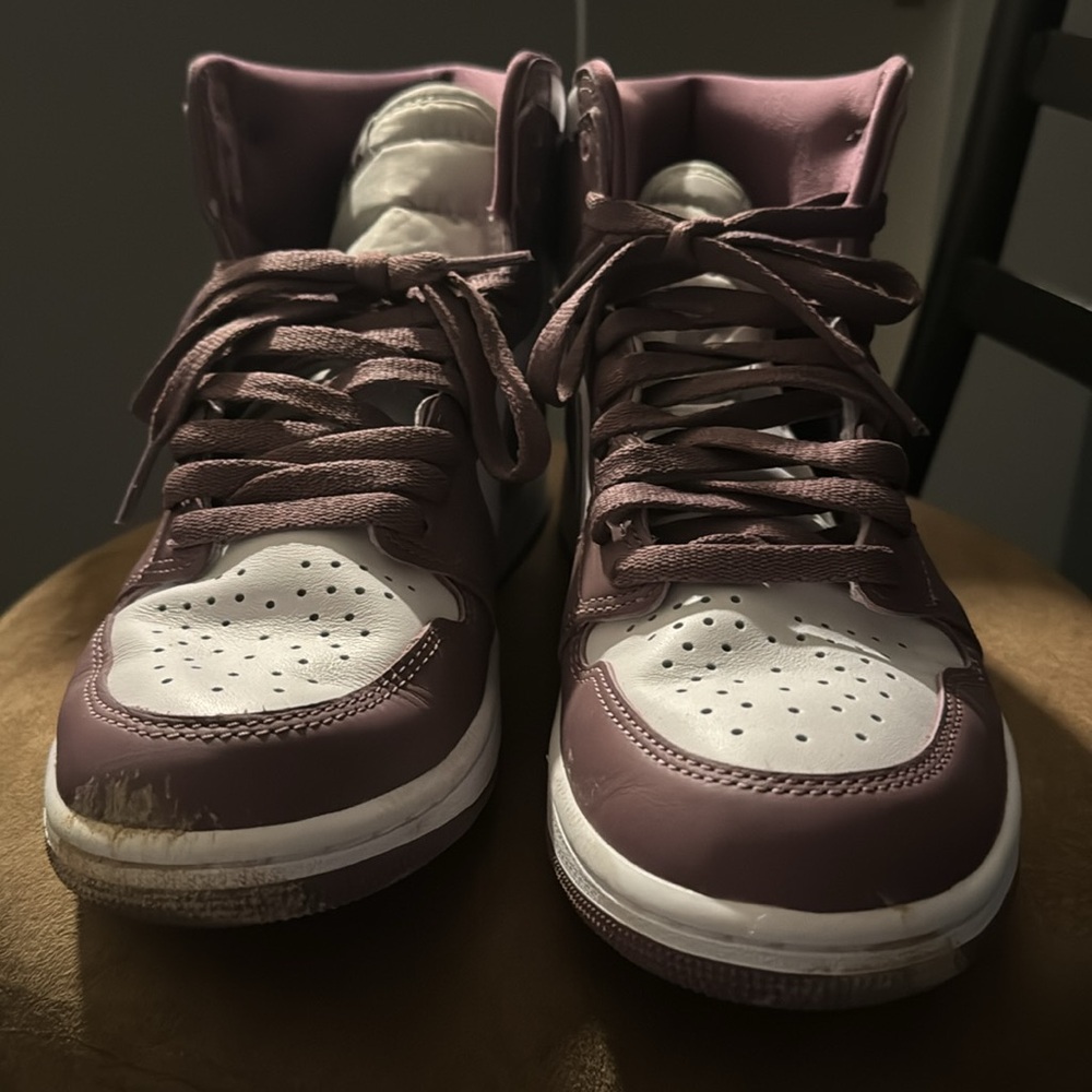 Men’s Jordan 1 high mauve 2024 drop size 8 - Picture 2 of 5
